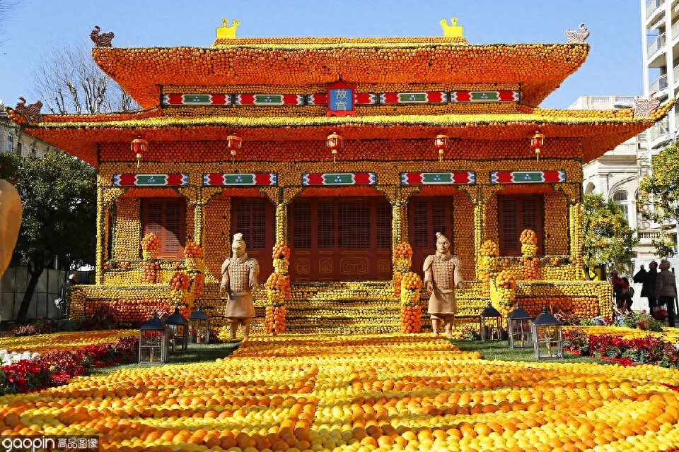 一个色彩明艳气味芬芳,鲜花和柠檬树点缀的小镇——法国芒顿小镇