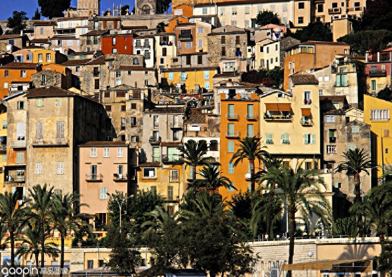 一个色彩明艳气味芬芳,鲜花和柠檬树点缀的小镇——法国芒顿小镇