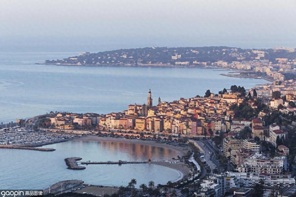 一个色彩明艳气味芬芳,鲜花和柠檬树点缀的小镇——法国芒顿小镇