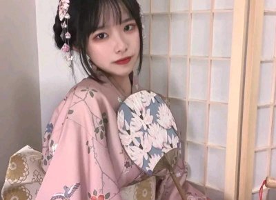 形容小女孩头发的短句锦集90条