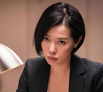 ​余男：从“伯乐”到辉煌，爱情与事业的波澜壮阔揭秘