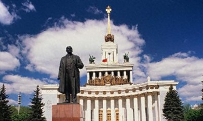 ​苏联解体后，俄罗斯人不断请求移除列宁墓，普京的回答一锤定音