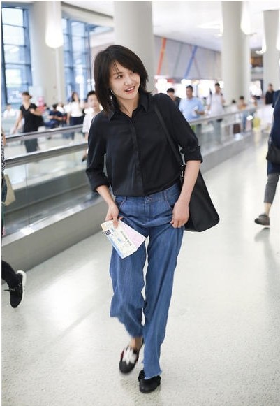 素颜的郑爽，活出了新的高度，这才是真正的直面所有，无所无谓