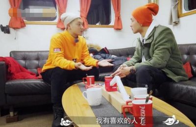 ​黄子韬承认恋情什么情况 黄子韬女友身份揭秘是她吗