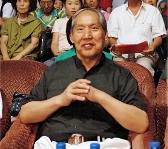 “李玉和”钱浩梁安葬仪式,“铁梅”刘长瑜一番话语催人泪下