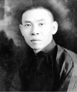 1927年杜月笙摆鸿门宴活埋汪寿华,自知罪孽深重,至死不敢回大陆