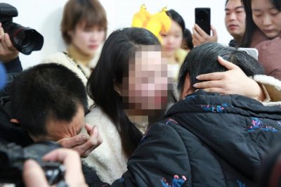 ​火车上诞下女婴交接中失散，这对父母寻亲36年终团圆