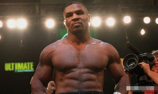 泰森与阿里都是拳坛史上的传奇人物,他们两个谁更强呢?