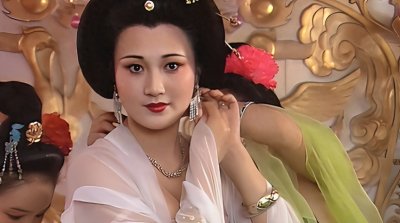 ​杨贵妃的生死之谜：马嵬驿的真相与日本墓地的离奇传说