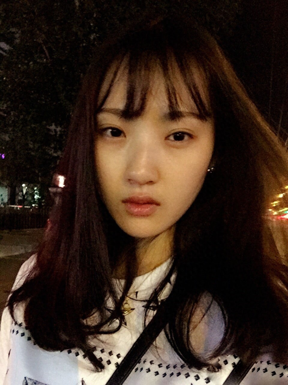 因在《兰陵王》中的精彩表现而惹人喜爱，外形甜美可爱