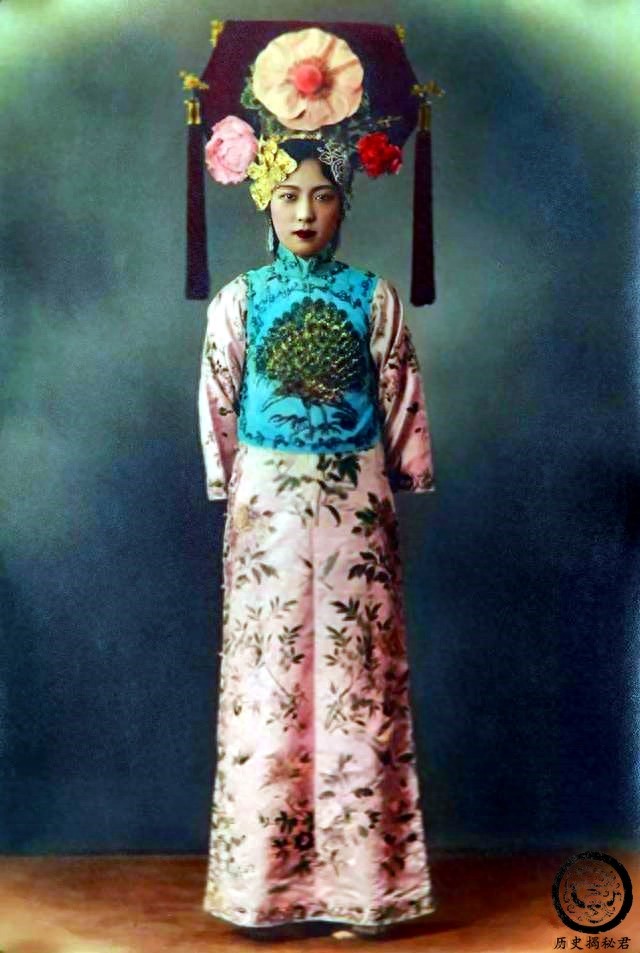 杜月笙五姨太孟小冬珍贵老照片：漂亮却情路坎坷，晚年迁居台湾