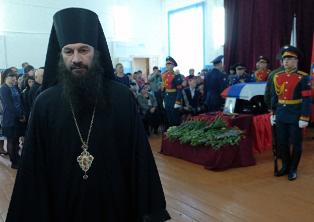 “俄罗斯英雄”普罗霍连科的葬礼在家乡奥伦堡举行