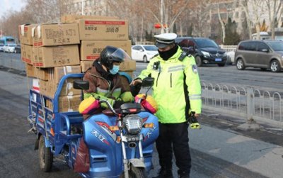 ​明确了！电动三轮车别随便骑，交警：上路要满足1个要求，3个条件