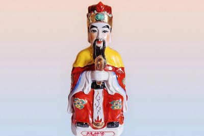 ​迎财神是哪一天，正月初五财神生日系误传，与接五路和送五穷有关