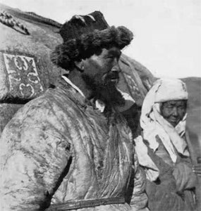 ​“巨匪”乌斯满的最后2个月：每天利用放风的机会祈祷