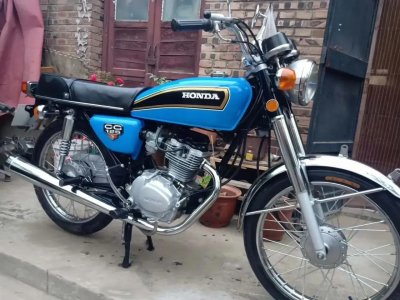 ​一代经典，铃木GS125摩托，八九十年代125排量中的天花板