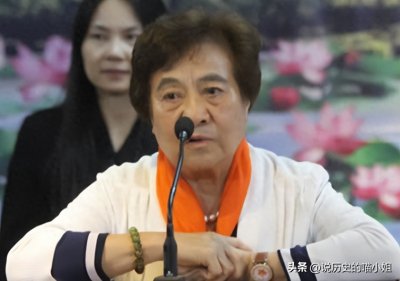 ​吴桂贤：棉纺厂女工人出身，37岁成为副总理，39岁主动辞去高位