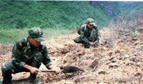 搬走“死神”:1994年中越边境大扫雷