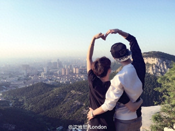 许魏洲，黄景瑜虽然靠《上瘾》火了！但是现实中还是沈氏夫夫幸福