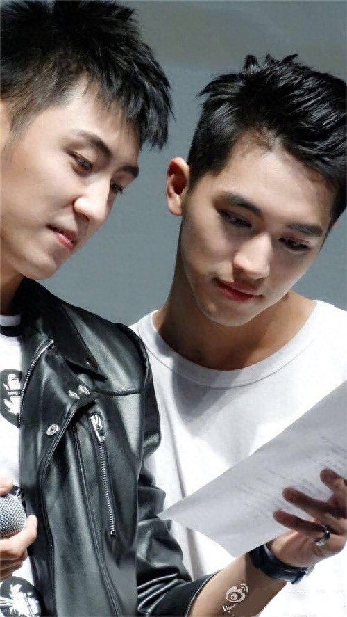 许魏洲，黄景瑜虽然靠《上瘾》火了！但是现实中还是沈氏夫夫幸福