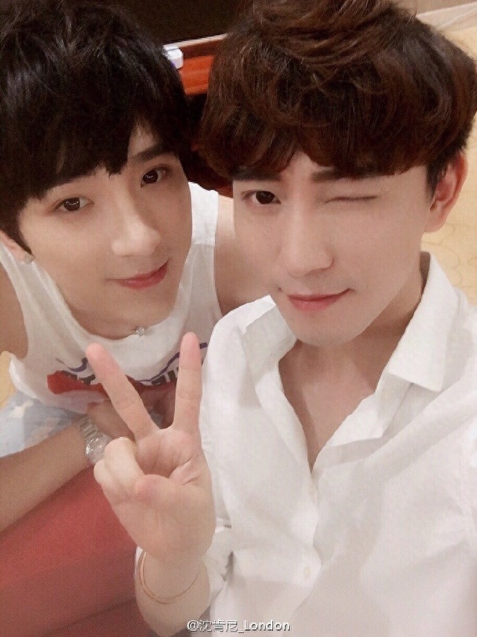 许魏洲，黄景瑜虽然靠《上瘾》火了！但是现实中还是沈氏夫夫幸福