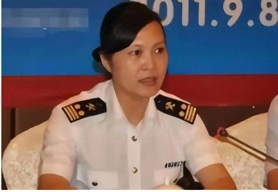 ​女关长郑平的荒诞人生