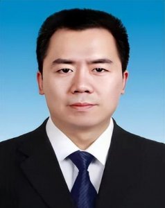 ​李凌云，任山阳县代县长