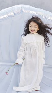 ​萌娃阿拉蕾崔雅涵手机图片壁纸，很可爱的娃娃