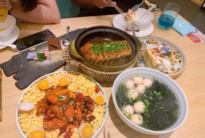 上海的市中心在哪里