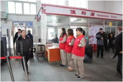 ​迎新春丨春运到，静海火车站来了一群“红马甲”