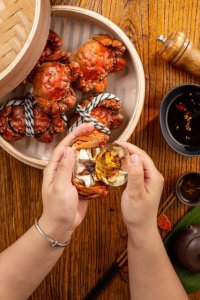 ​哪里的大闸蟹最出名？中国10个大闸蟹产地，哪里出产的最好吃呢？