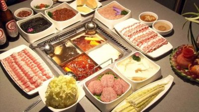 ​被称为“海底捞大学”211高校，女生深受宠爱，让网友羡慕不已