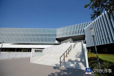 ​又一图书馆启用！深大图书馆馆舍总面积居全国高校前十