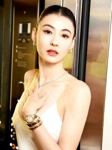 ​40多岁的张柏芝，状态极好，身材依旧十分顶级！