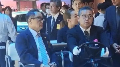 丰田章男再次“变脸”!炮轰电动汽车是低级产品,要永远抵制到底