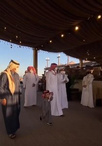 ​养不起了！沙特王子20000多