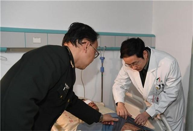 杜富国获八一勋章有什么待遇（和平年代被授一等功奖章）(8)