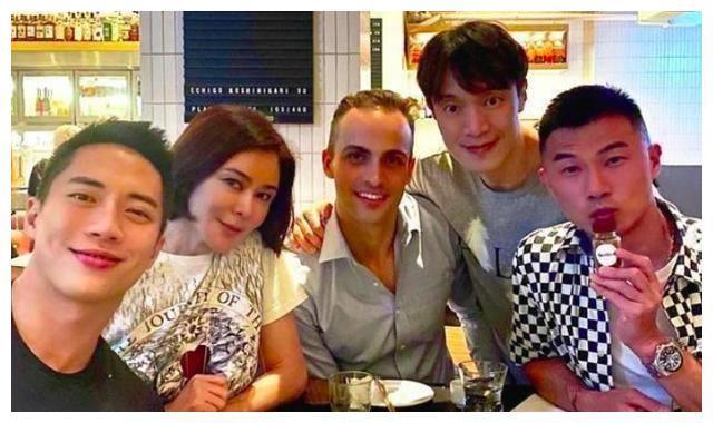 曝57岁关之琳新恋情,与绯闻男友在豪宅看双彩虹,情路坎坷