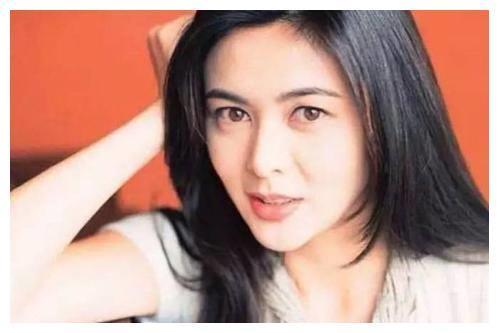 曝57岁关之琳新恋情,与绯闻男友在豪宅看双彩虹,情路坎坷