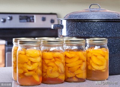​黄桃罐头的家常做法和保存(这才是黄桃罐头的正确做法，果肉香甜爽脆有技巧，方