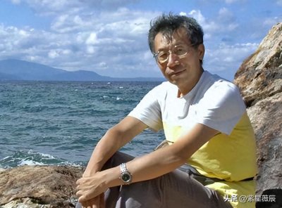 ​他是“中国之耻”，吃里扒外，成为公敌，回国参加母亲葬礼被抓了