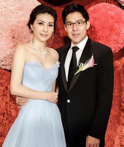 ​遭排挤，婚姻破裂？44岁郭晶晶再次官宣喜讯，彻底打脸整个阔太圈