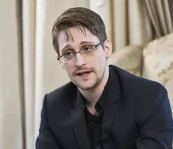 ​逃亡13年，入籍俄罗斯的美国最大泄密者斯诺登，如今过得怎么样？